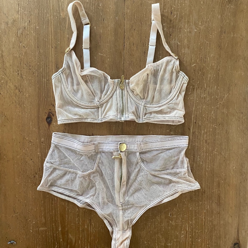 Agent Provocateur - complete set